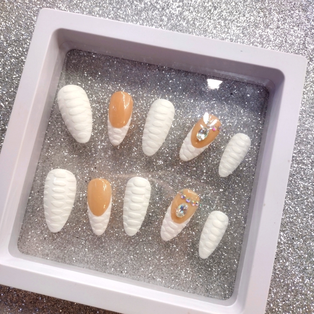 White 3D Crocodile Skin Instant Nails 💅